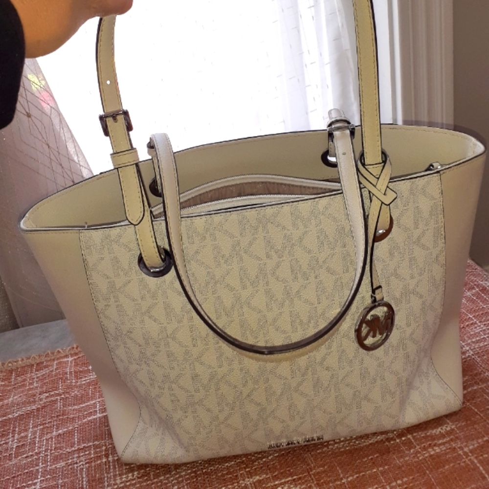 Michael Kors large white/cream bag, great condition!